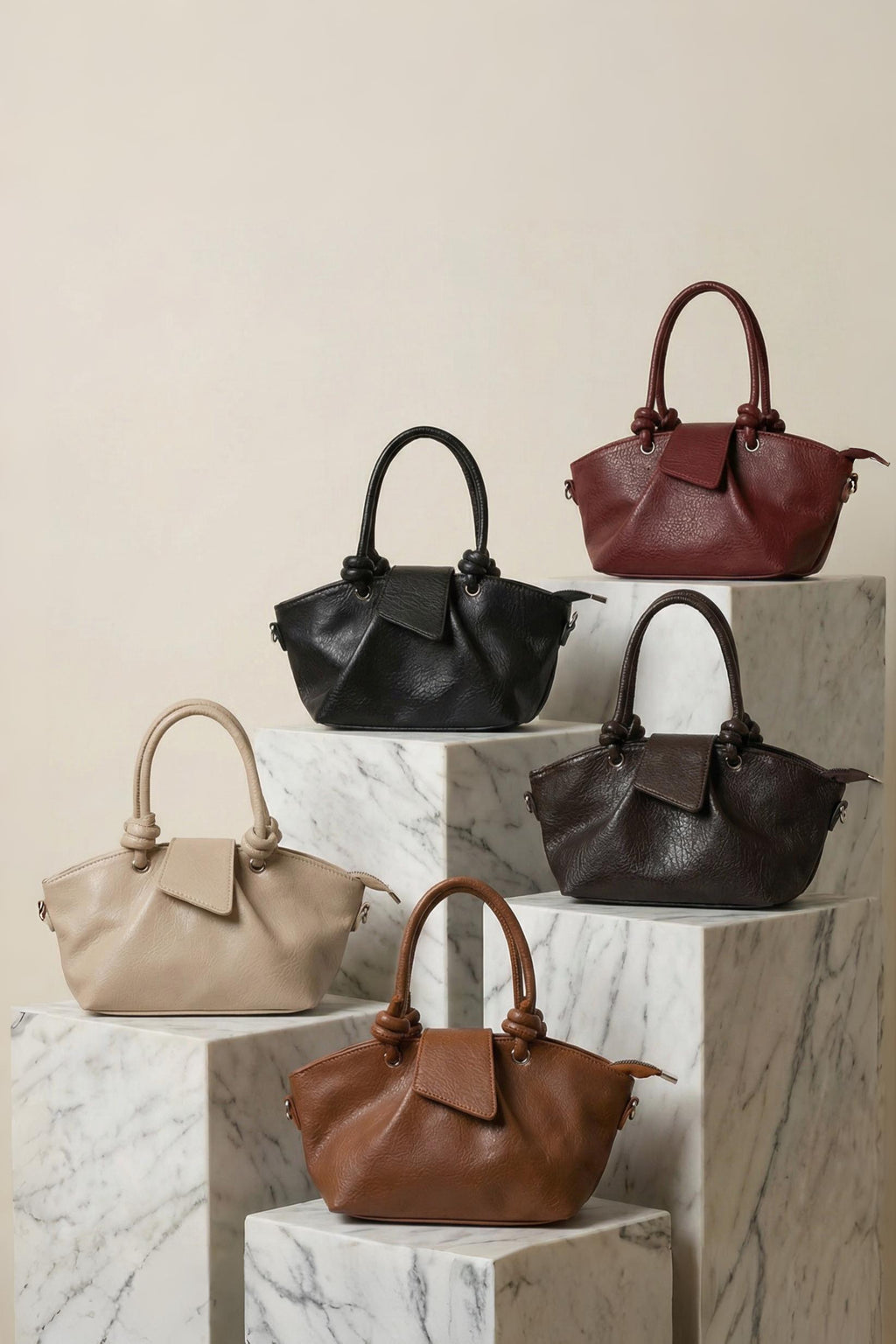 Kapak Detaylı Çapraz Çanta