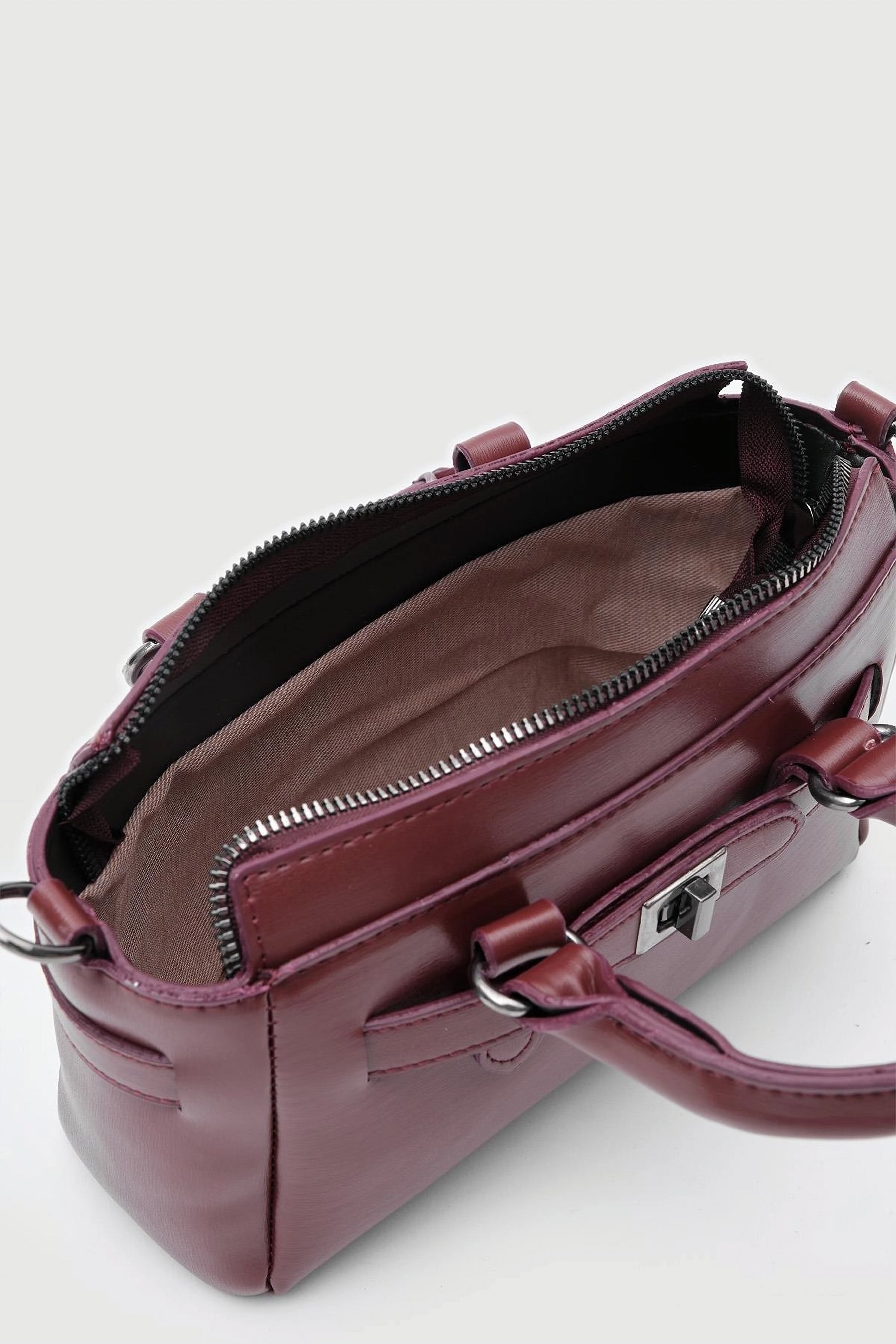 Kilit Detaylı Fermuarlı El ve Çapraz Çanta