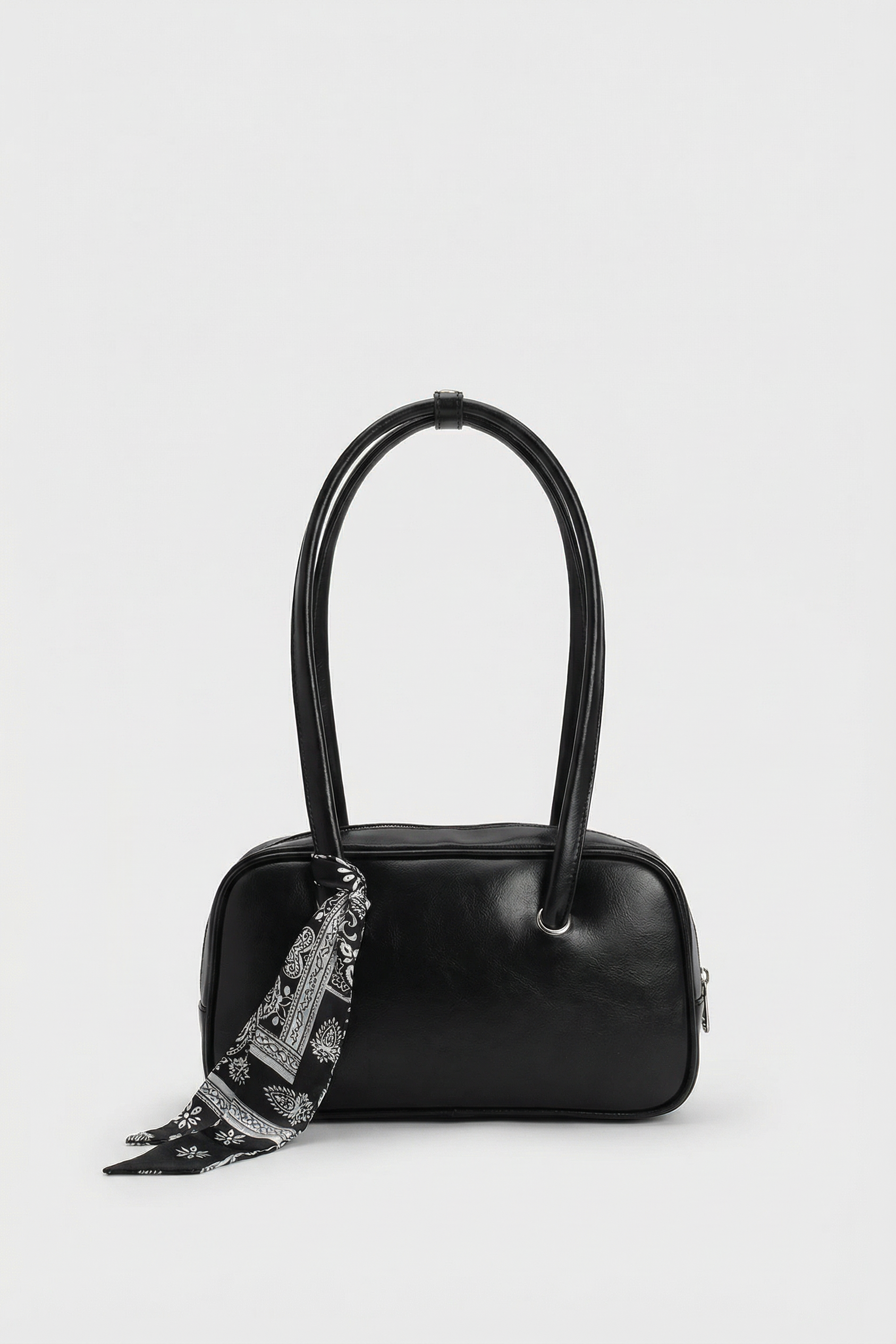 Fular Detaylı Baget Çanta