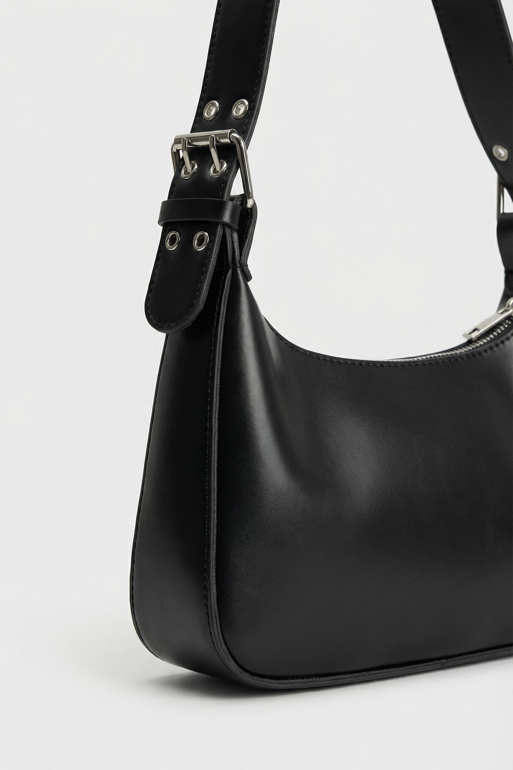 Kemer Detaylı Mini Omuz Çantası