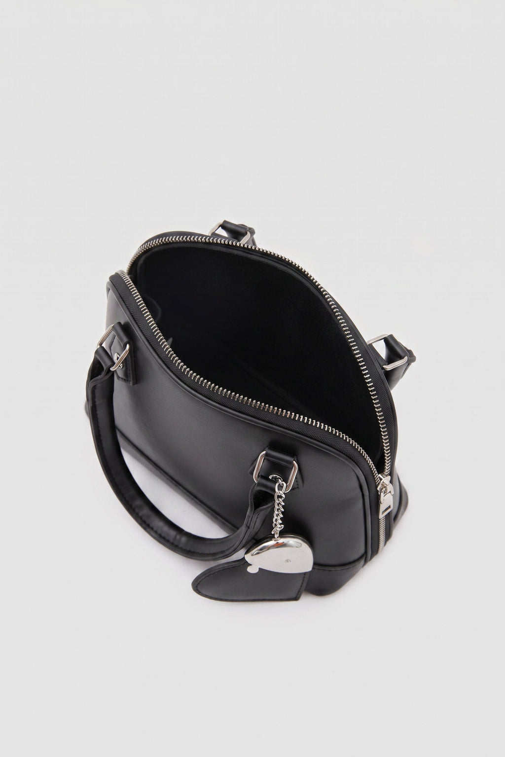 Kalp Charm'lı Mini Baget Çanta